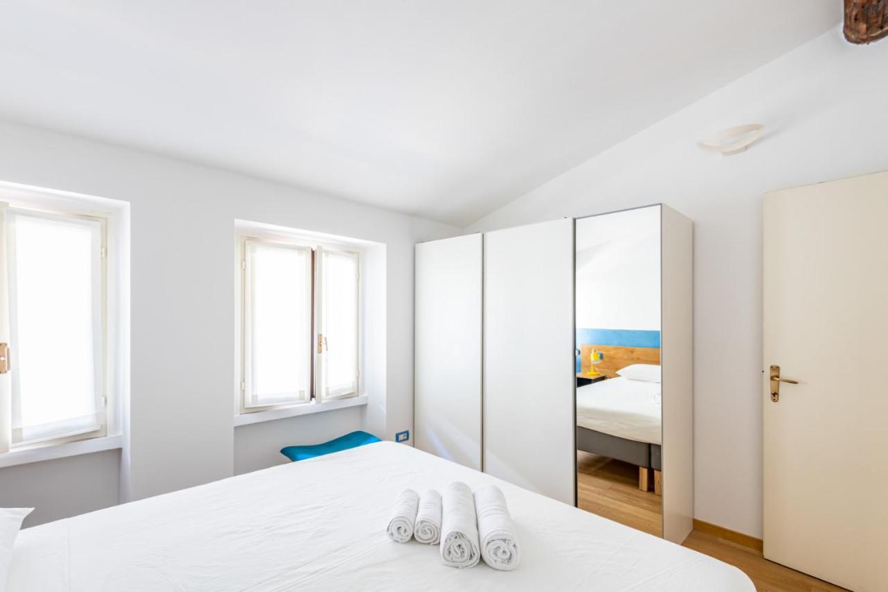 Easylife - Romantico Appartamento Sulla Darsena Мілан Екстер'єр фото