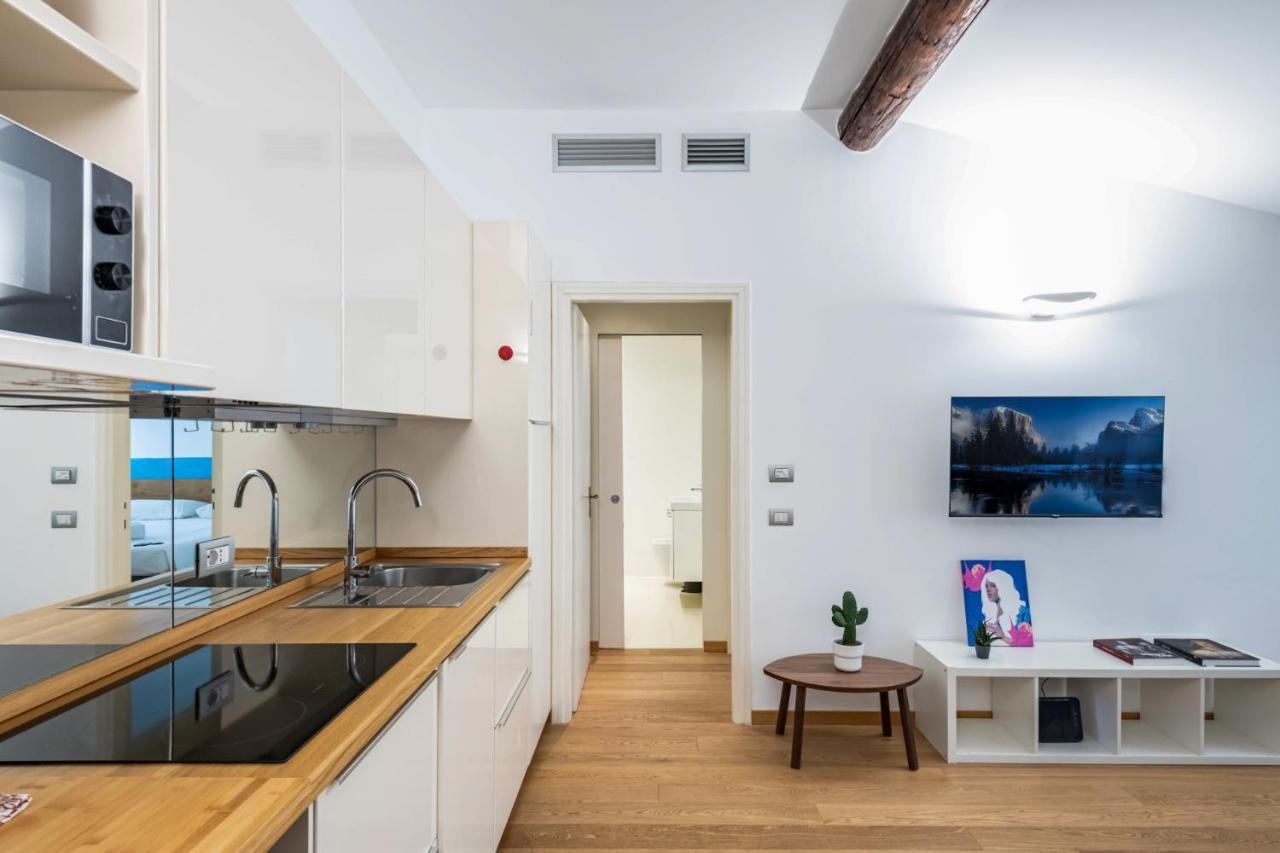 Easylife - Romantico Appartamento Sulla Darsena Мілан Екстер'єр фото