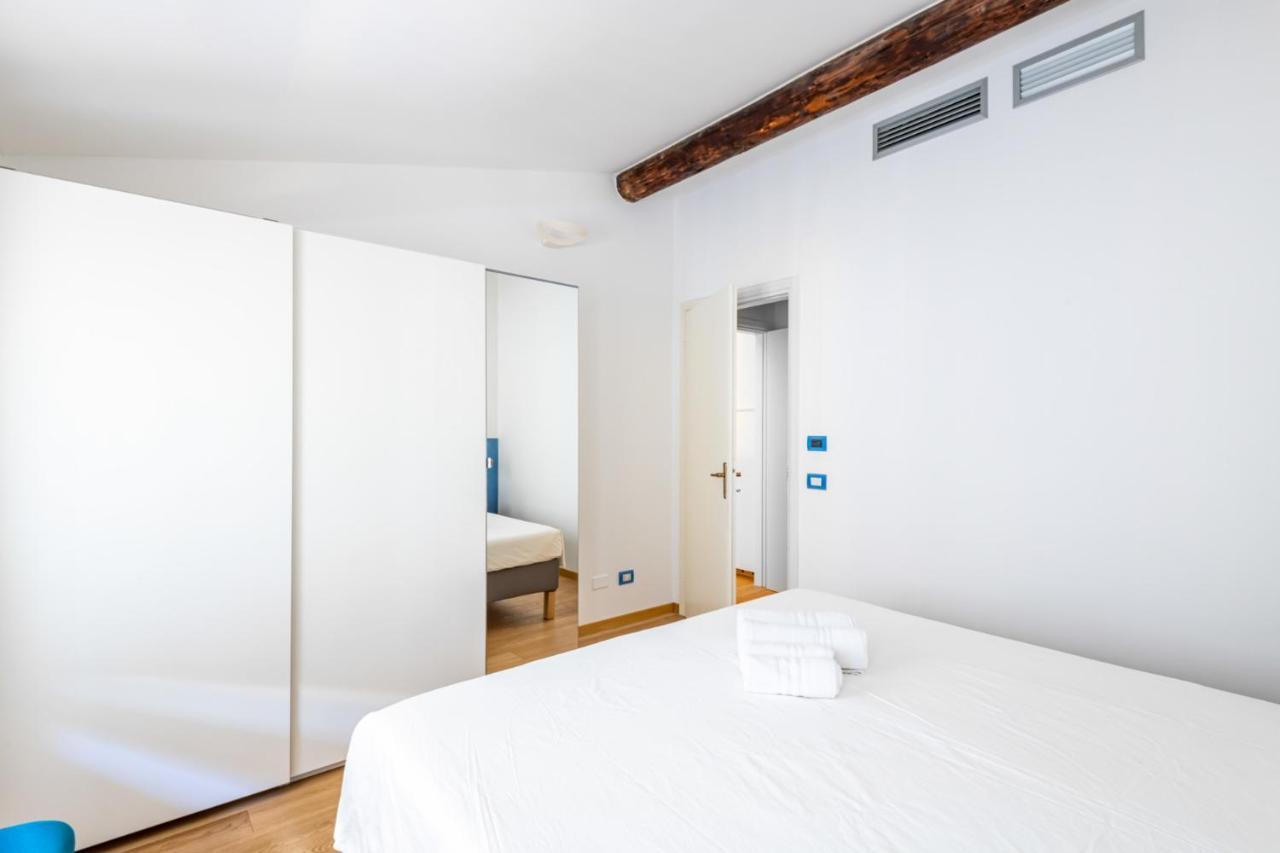 Easylife - Romantico Appartamento Sulla Darsena Мілан Екстер'єр фото